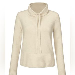 Cabi Hope Pullover Size S Fall 2023 Collection